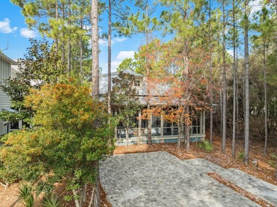 Beautifully maintained 4-bedroom, 4.5-bath home on an oversized - photo 4