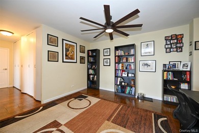 Spacious 2 Bedroom, 2 Bathroom Co-op in Luxury 24-Hour Doorman - photo 7