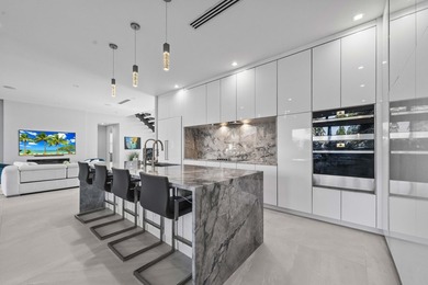 Immerse yourself in modern luxury in this stunning waterfront - photo 13