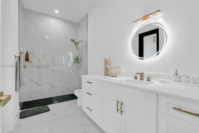 4,105 SQFT Home on Corner Lot! Centrally located just minutes - photo 15