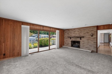 This three-bedroom, two-bath, 2,248-square-foot year-round home - photo 16