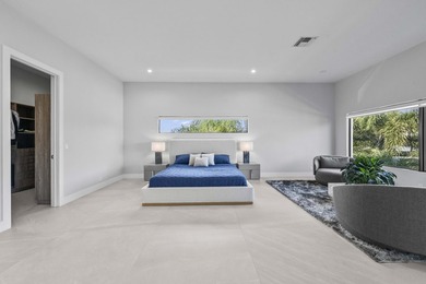 Immerse yourself in modern luxury in this stunning waterfront - photo 17