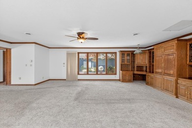 This three-bedroom, two-bath, 2,248-square-foot year-round home - photo 18
