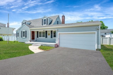 (private lake, pond, coastal) Home Sale Pending in Seaford New York