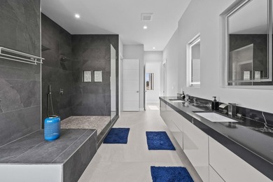 Immerse yourself in modern luxury in this stunning waterfront - photo 27