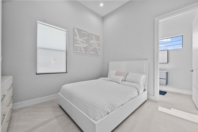 Immerse yourself in modern luxury in this stunning waterfront - photo 29