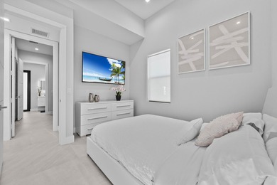Immerse yourself in modern luxury in this stunning waterfront - photo 30