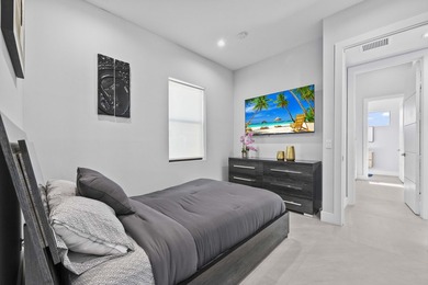 Immerse yourself in modern luxury in this stunning waterfront - photo 34