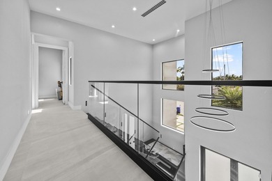 Immerse yourself in modern luxury in this stunning waterfront - photo 40
