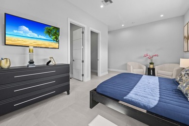 Immerse yourself in modern luxury in this stunning waterfront - photo 42