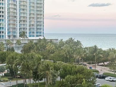 STUNNING MIAMI BEACH 2 BEDROOM, 2 BATHROOMS CONDO FACING THE