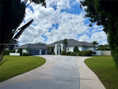 (private lake, pond, creek) Home For Sale in Wellington Florida