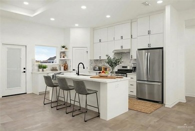 Stunning new construction home located on the golf course in a - photo 4