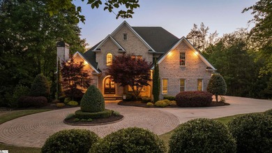 Arrive in Style: DRAMATIC CURB APPEAL, SOARING INTERIORS, and - photo 2