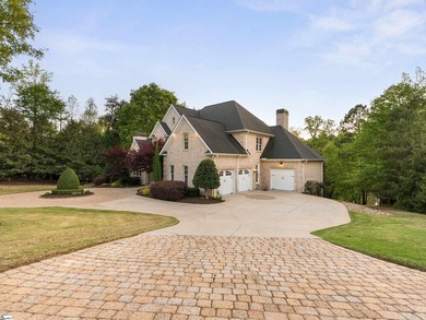 Arrive in Style: DRAMATIC CURB APPEAL, SOARING INTERIORS, and - photo 3