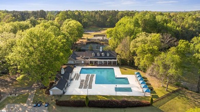 Arrive in Style: DRAMATIC CURB APPEAL, SOARING INTERIORS, and - photo 8