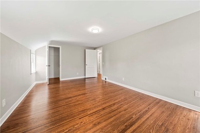 Welcome to 118 Queensboro Rd in Irondequoit - a beautifully - photo 22