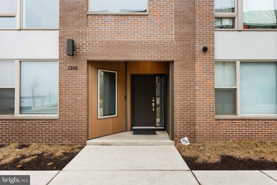 Welcome to 3208 Parkview Walk, a stylish contemporary residence - photo 2