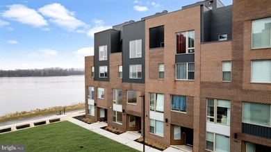 Welcome to 3208 Parkview Walk, a stylish contemporary residence - photo 3