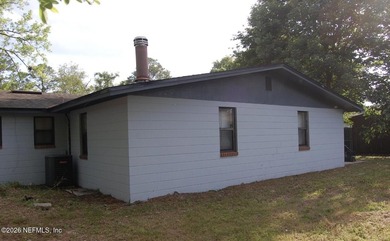 Step into this cozy 3-bedroom, 3-bathroom home nestled in a - photo 27