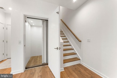 Welcome to 3208 Parkview Walk, a stylish contemporary residence - photo 7