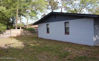 Step into this cozy 3-bedroom, 3-bathroom home nestled in a - photo 28