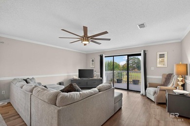 This beautiful 3BR, 3BA townhouse is truly a rare find. The 2nd - photo 29
