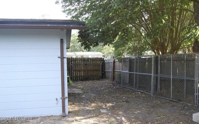 Step into this cozy 3-bedroom, 3-bathroom home nestled in a - photo 29