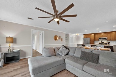 This beautiful 3BR, 3BA townhouse is truly a rare find. The 2nd - photo 33
