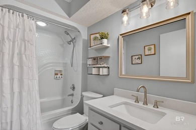 This beautiful 3BR, 3BA townhouse is truly a rare find. The 2nd - photo 36