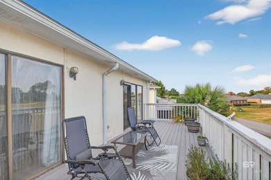 This beautiful 3BR, 3BA townhouse is truly a rare find. The 2nd - photo 45