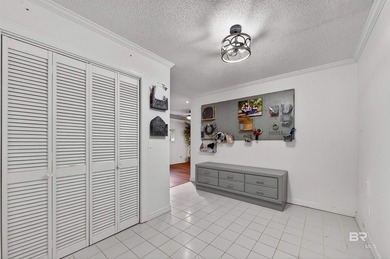 This beautiful 3BR, 3BA townhouse is truly a rare find. The 2nd - photo 47