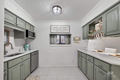 This beautiful 3BR, 3BA townhouse is truly a rare find. The 2nd - photo 48