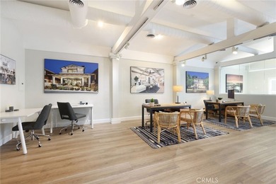 Outstanding mixed-use building in an incredible corner-lot - photo 9