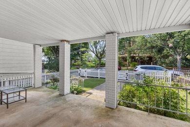 HIGH-YIELD INVESTMENT PROPERTY - THREE (3) UNITS / bungalows in - photo 3