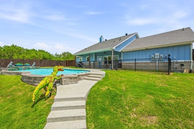 MOTIVATED SELLER...Step into your own backyard oasis featuring - photo 5