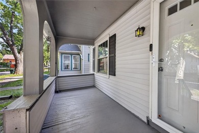 NEW TEAR OFF ROOF '26 & UPDATED KITCHEN. This 916 SF Colonial - photo 4
