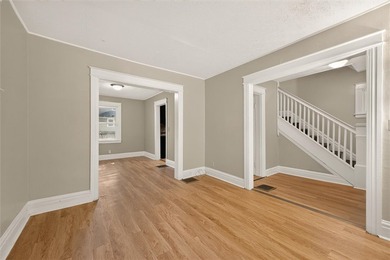 NEW TEAR OFF ROOF '26 & UPDATED KITCHEN. This 916 SF Colonial - photo 6