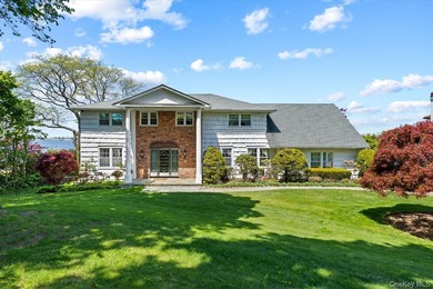 Set on 1.34 private waterfront acres in the Village of Kings - photo 4