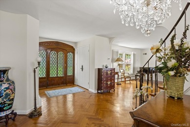 Set on 1.34 private waterfront acres in the Village of Kings - photo 6
