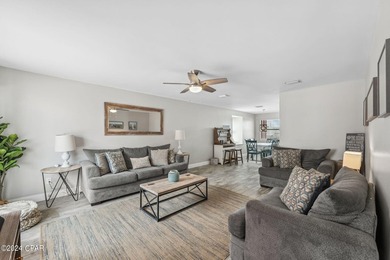 Fully Furnished Short Term Rental! Introducing a stunning - photo 4