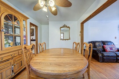 Charming semi-detached home in Whitestone. Main level features a - photo 9