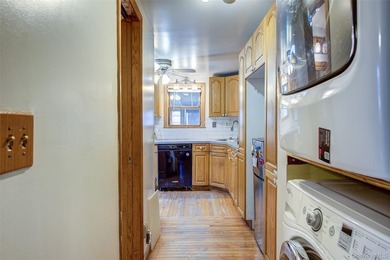 Charming semi-detached home in Whitestone. Main level features a - photo 10