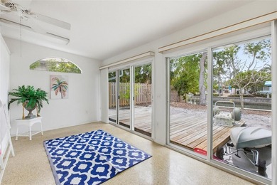 TURNKEY WATERFRONT  PROPERTY -
Exceptional opportunity to - photo 5