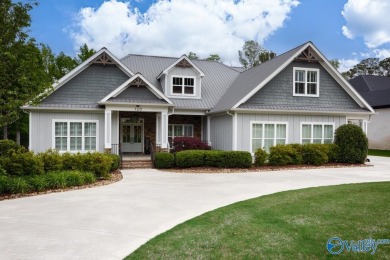 Lake Home For Sale in Guntersville, Alabama