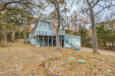 Lake Home For Sale in Pottsboro, Texas