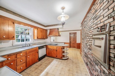 Looking for a home with a long island beach lifestyle? This rare - photo 4