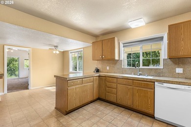 Welcome to a truly special property where privacy, craftsmanship - photo 15