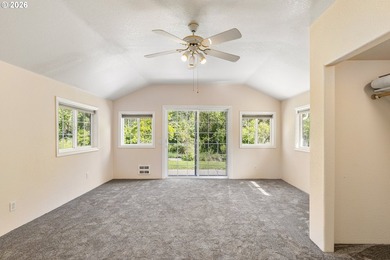 Welcome to a truly special property where privacy, craftsmanship - photo 21
