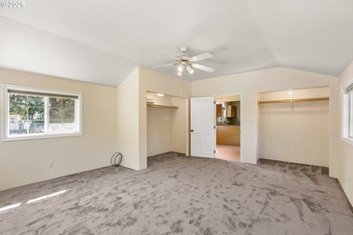 Welcome to a truly special property where privacy, craftsmanship - photo 23